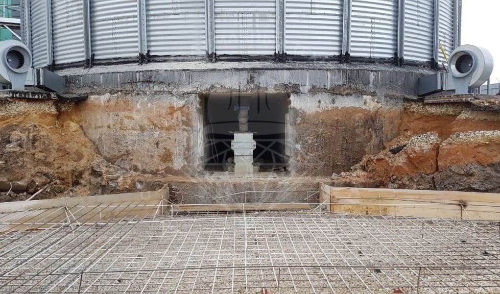 Алмазная резка фундамента зернохранилища Алмазная резка фундамента зернохранилища