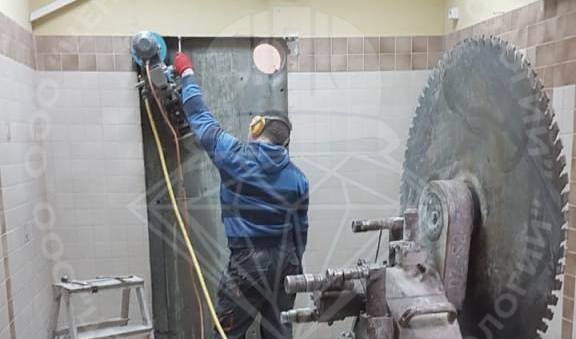 Проём в функционирующем ТЦ Проём в функционирующем ТЦ